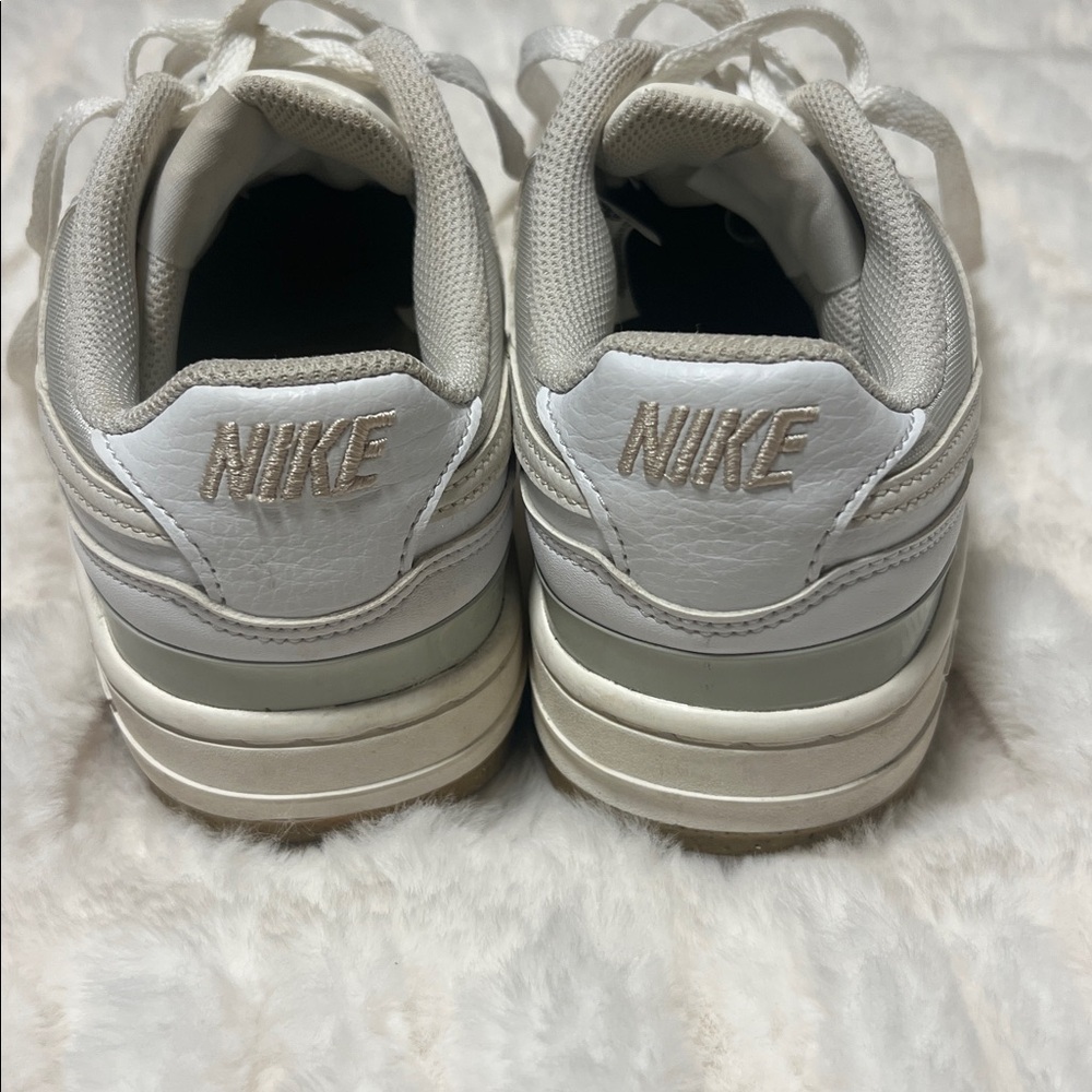 Nike Gamma Force - Size 8 - Picture 3 of 4